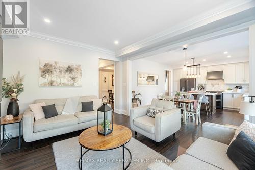 74 Donnan Drive, New Tecumseth, ON - Indoor Photo Showing Living Room