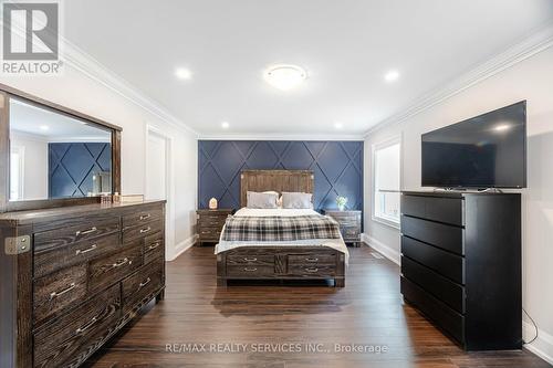 74 Donnan Drive, New Tecumseth, ON - Indoor Photo Showing Bedroom