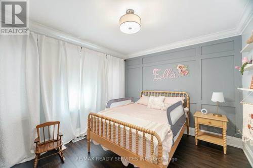 74 Donnan Drive, New Tecumseth, ON - Indoor Photo Showing Bedroom