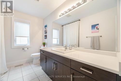 74 Donnan Drive, New Tecumseth, ON - Indoor Photo Showing Bathroom