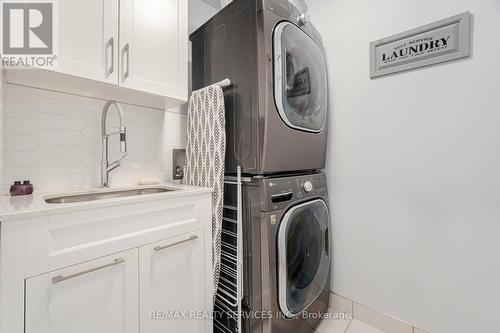 74 Donnan Drive, New Tecumseth, ON - Indoor Photo Showing Laundry Room