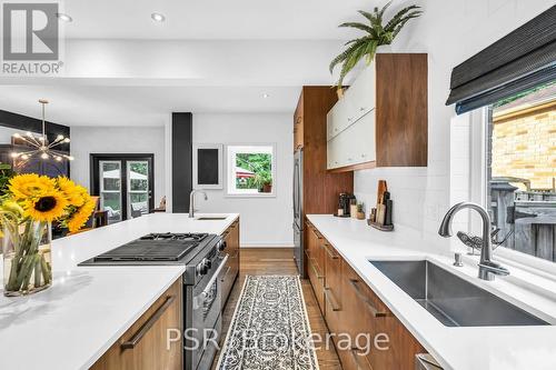 13 Mulberry Court, Barrie, ON - Indoor Photo Showing Kitchen