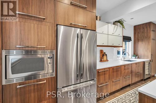 13 Mulberry Court, Barrie (Innis-Shore), ON - Indoor Photo Showing Kitchen