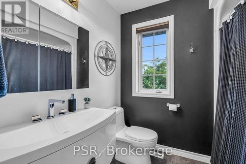 13 Mulberry Court, Barrie (Innis-Shore), ON - Indoor Photo Showing Bathroom