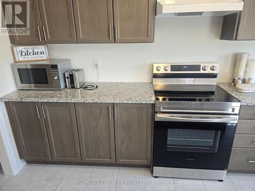 220 Warden Street, Clearview (Stayner), ON - Indoor Photo Showing Kitchen With Upgraded Kitchen