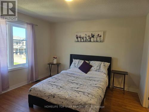 220 Warden Street, Clearview (Stayner), ON - Indoor Photo Showing Bedroom