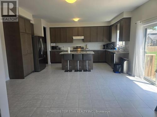 220 Warden Street, Clearview (Stayner), ON - Indoor Photo Showing Kitchen With Upgraded Kitchen