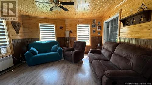 399 Route 215, Saint-François-De-Madawaska, NB - Indoor Photo Showing Living Room