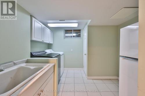 240 Tweedsdale Crescent, Oakville, ON - Indoor Photo Showing Laundry Room