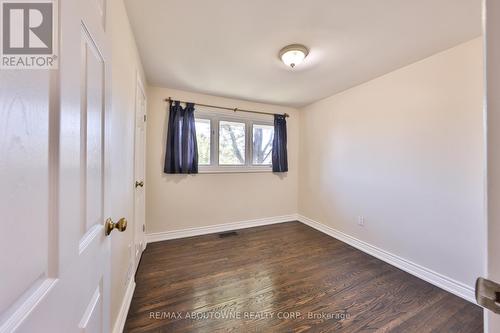 240 Tweedsdale Crescent, Oakville, ON - Indoor Photo Showing Other Room