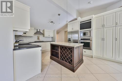 240 Tweedsdale Crescent, Oakville, ON - Indoor Photo Showing Kitchen With Upgraded Kitchen