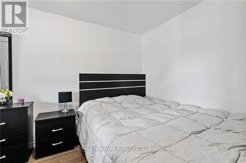 6525 O'Neil Street, Niagara Falls, ON - Indoor Photo Showing Bedroom