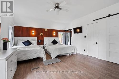 6525 O'Neil Street, Niagara Falls, ON - Indoor Photo Showing Bedroom