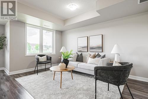 17 - 350 Fisher Mills Road, Cambridge, ON - Indoor Photo Showing Living Room