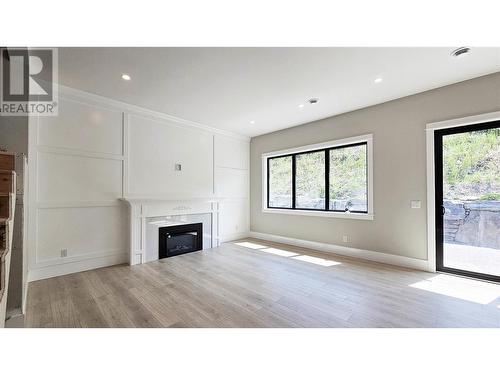 455 Vision Court, Kelowna, BC - Indoor With Fireplace