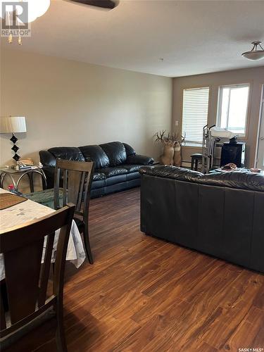 208 395 River Street E, Prince Albert, SK - Indoor Photo Showing Living Room