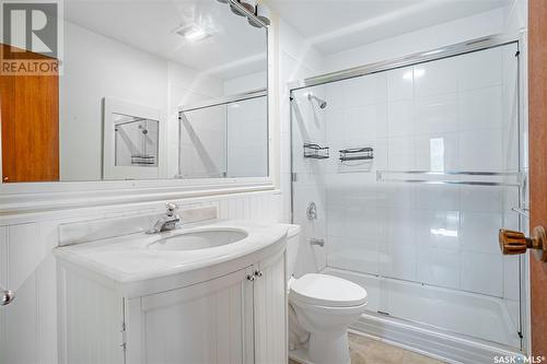 45 Moncton Place, Saskatoon, SK - Indoor Photo Showing Bathroom