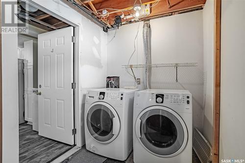 45 Moncton Place, Saskatoon, SK - Indoor Photo Showing Laundry Room