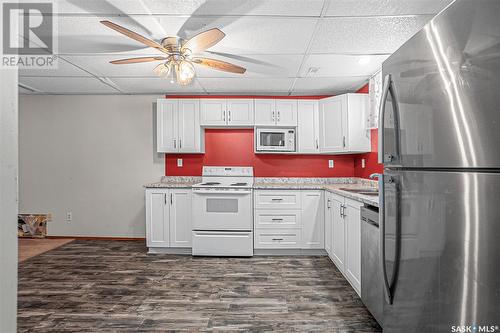 45 Moncton Place, Saskatoon, SK - Indoor Photo Showing Kitchen