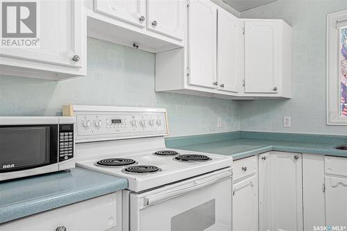 45 Moncton Place, Saskatoon, SK - Indoor Photo Showing Kitchen