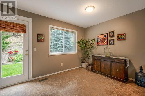 373 Rio Drive S, Kelowna, BC - Indoor Photo Showing Other Room