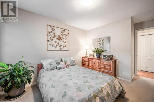 373 Rio Drive S, Kelowna, BC - Indoor Photo Showing Bedroom