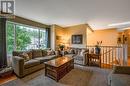 373 Rio Drive S, Kelowna, BC  - Indoor Photo Showing Living Room 