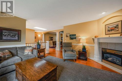 373 Rio Drive S, Kelowna, BC - Indoor Photo Showing Living Room With Fireplace