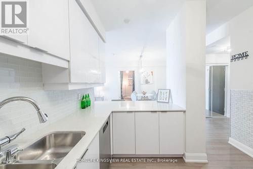 808 - 2910 Highway 7 Road W, Vaughan, ON - Indoor Photo Showing Kitchen