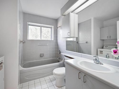 Salle de bains - 301-8900 Boul. Rivard, Brossard, QC - Indoor Photo Showing Bathroom