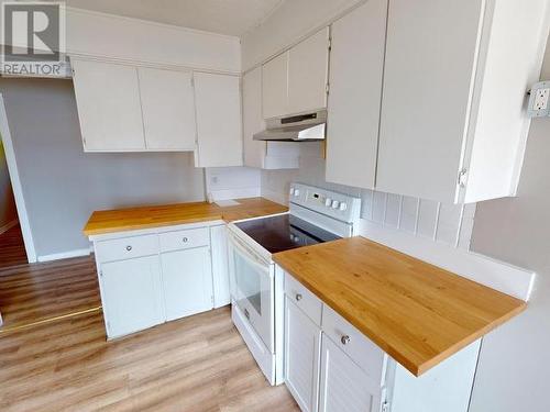 2135 Palmer Road, Powell River, BC - Indoor Photo Showing Kitchen