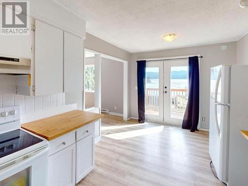 2135 Palmer Road, Powell River, BC - Indoor Photo Showing Kitchen