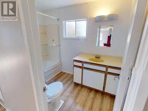 2135 Palmer Road, Powell River, BC - Indoor Photo Showing Bathroom