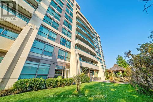 109 - 75 Norman Bethune Avenue, Richmond Hill (Beaver Creek Business Park), ON - Outdoor