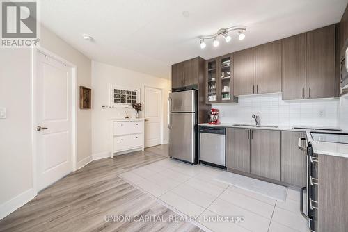 109 - 75 Norman Bethune Avenue, Richmond Hill (Beaver Creek Business Park), ON - Indoor Photo Showing Kitchen