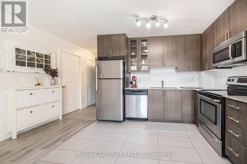 109 - 75 Norman Bethune Avenue, Richmond Hill (Beaver Creek Business Park), ON - Indoor Photo Showing Kitchen