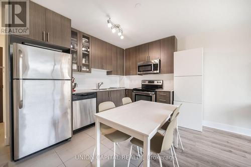 109 - 75 Norman Bethune Avenue, Richmond Hill (Beaver Creek Business Park), ON - Indoor Photo Showing Kitchen