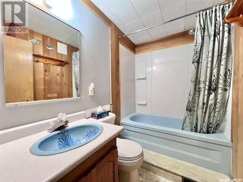 218 Simpson Street, Outlook, SK - Indoor Photo Showing Bathroom