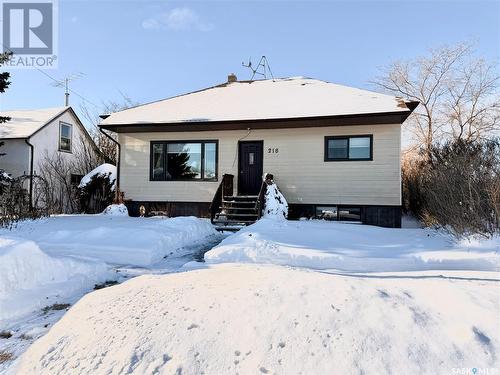 218 Simpson Street, Outlook, SK - Outdoor