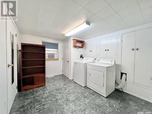 218 Simpson Street, Outlook, SK - Indoor Photo Showing Laundry Room