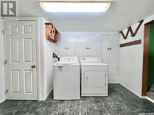 218 Simpson Street, Outlook, SK - Indoor Photo Showing Laundry Room