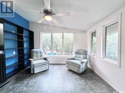 218 Simpson Street, Outlook, SK - Indoor Photo Showing Living Room