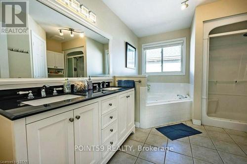 19 Linden Lane, St. Thomas, ON - Indoor Photo Showing Bathroom