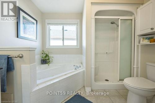 19 Linden Lane, St. Thomas, ON - Indoor Photo Showing Bathroom