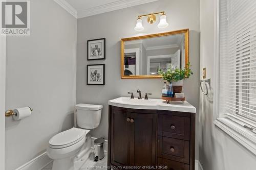 450 Matthew Brady, Windsor, ON - Indoor Photo Showing Bathroom