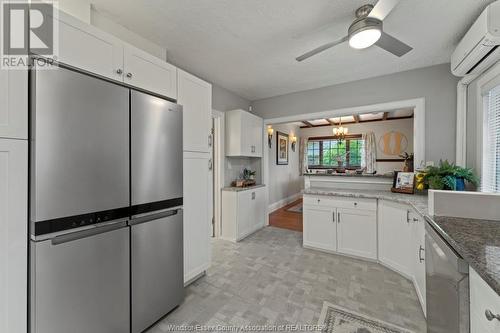 450 Matthew Brady, Windsor, ON - Indoor Photo Showing Kitchen