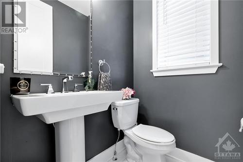 519 Newburgh Place, Ottawa, ON - Indoor Photo Showing Bathroom