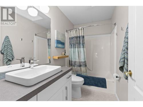 2135 Chilanko Court, Kelowna, BC - Indoor Photo Showing Bathroom