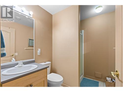 2135 Chilanko Court, Kelowna, BC - Indoor Photo Showing Bathroom