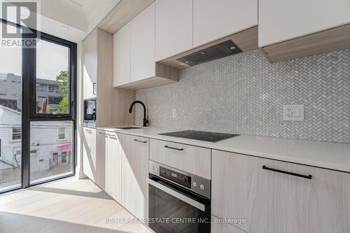 210 - 123 Portland Street, Toronto, ON - Indoor Photo Showing Kitchen With Upgraded Kitchen